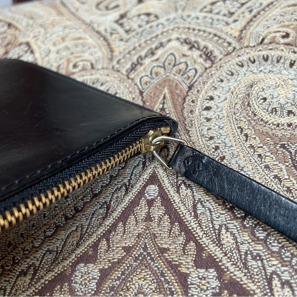 Mansur Gavriel Black Tanned Italian Leather Clutch Wristlet Smooth Sleek